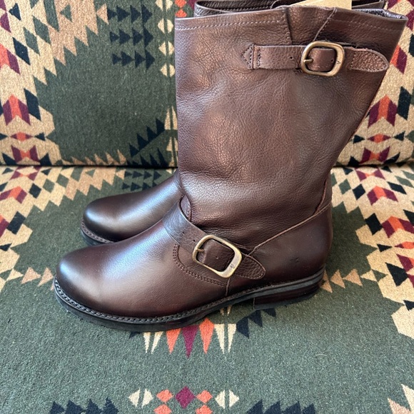 Frye Veronica Boots *NWT* Rich Brown Leather - Picture 2 of 6